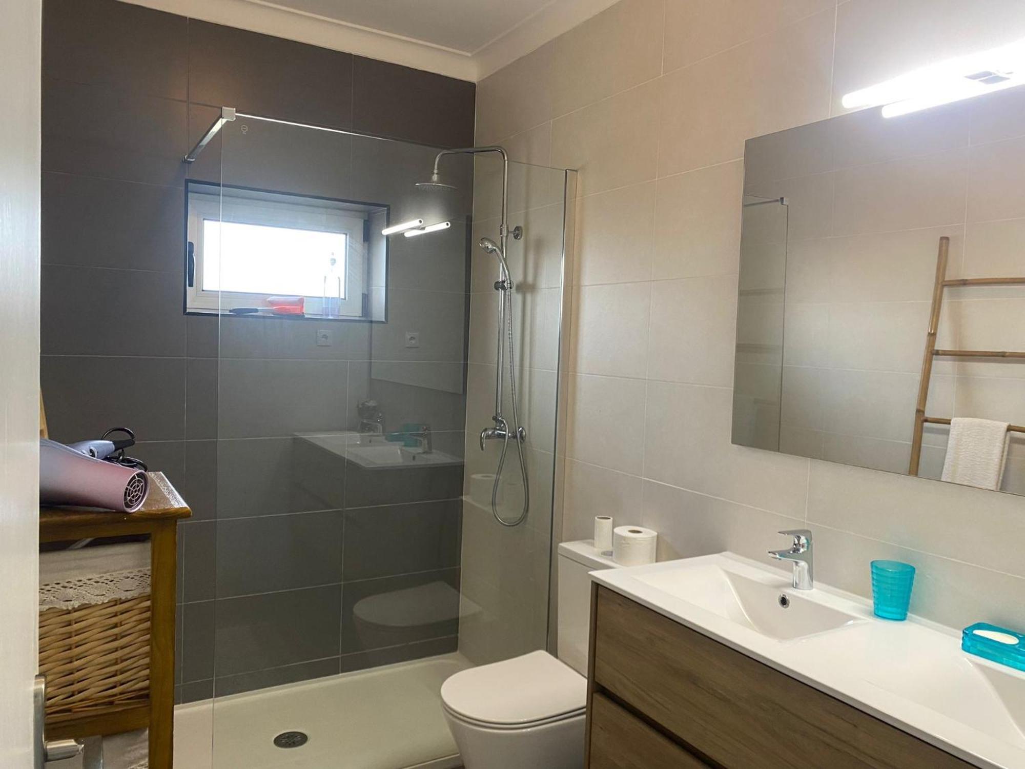O Ninho 94 Apartment วีลาปรายา เด อันโกรา ภายนอก รูปภาพ
